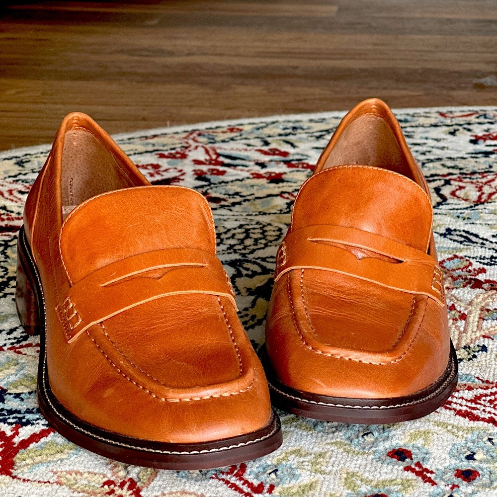 NEW w/o box Vince Camuto Enachel Block Heel Loafer